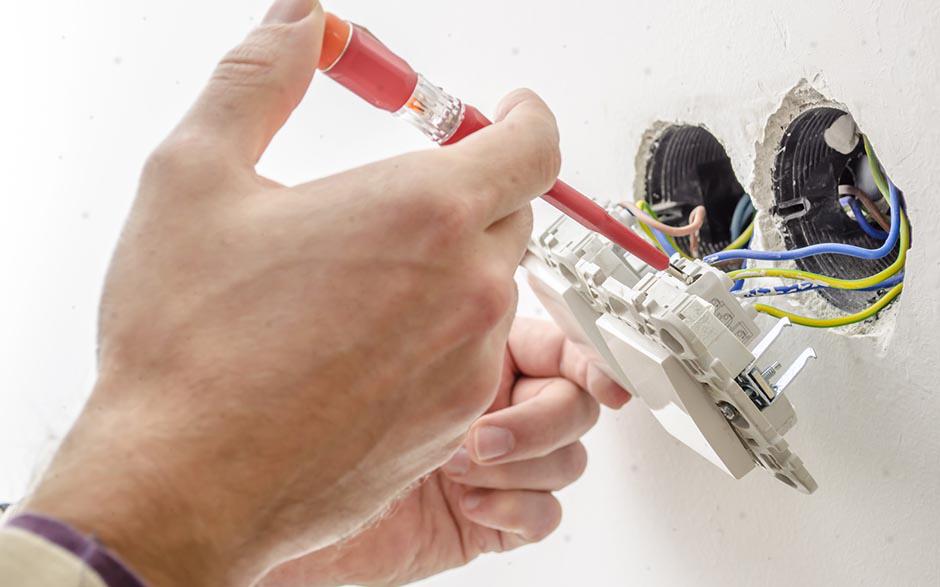 électricien de maintenance Paris 12